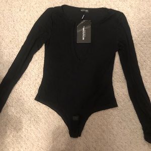 Long sleeve black v neck body suit